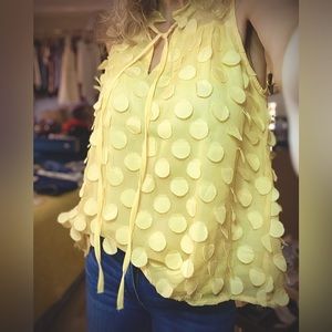 NWT BLU PEPPER Yellow Sleeveless Shirt w Polka Dots & ruffled Collar Sz Small
